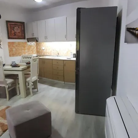 Fjori's Apartamento Korce