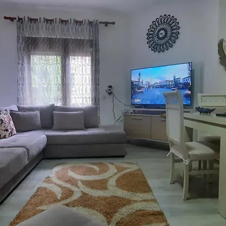 Apartment Fjori's